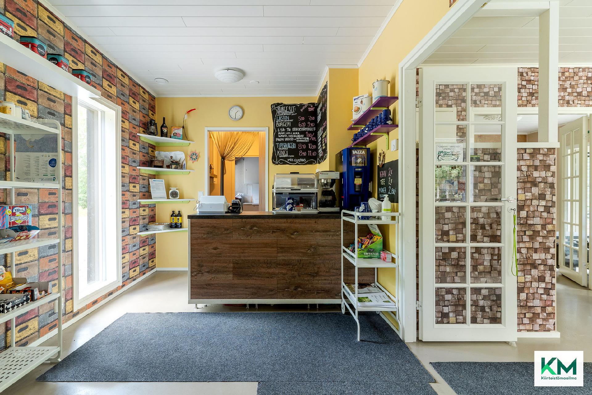 Majatalon myymälä.