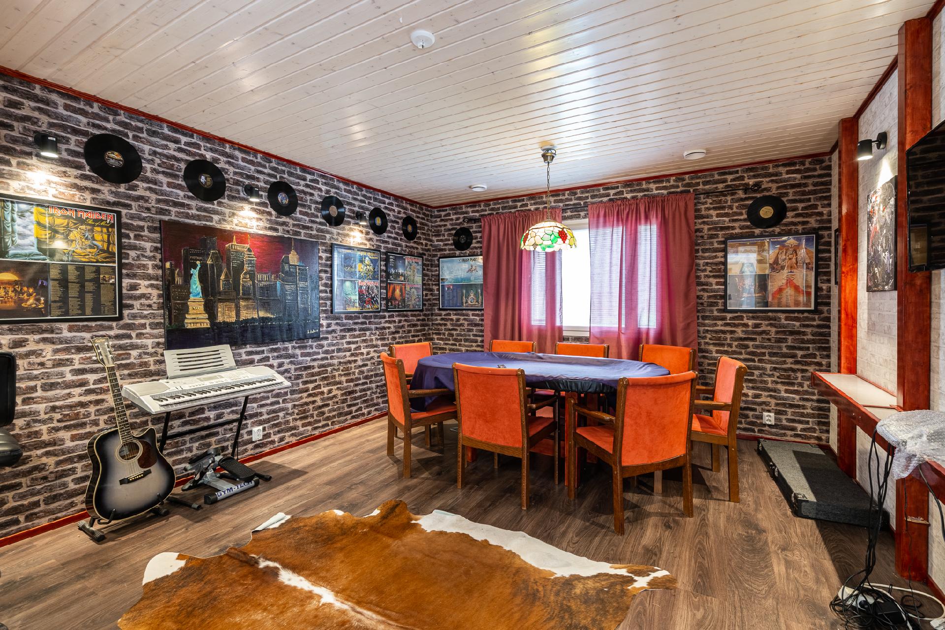 Peli- ja harrastehuone