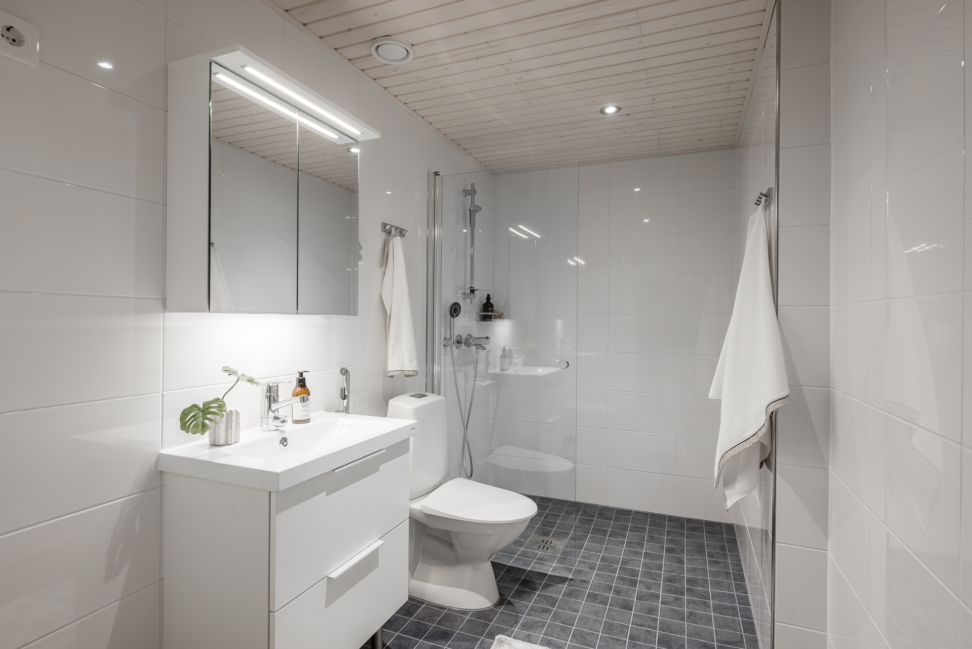 Ahertajankuja 4 B 19, Espoo