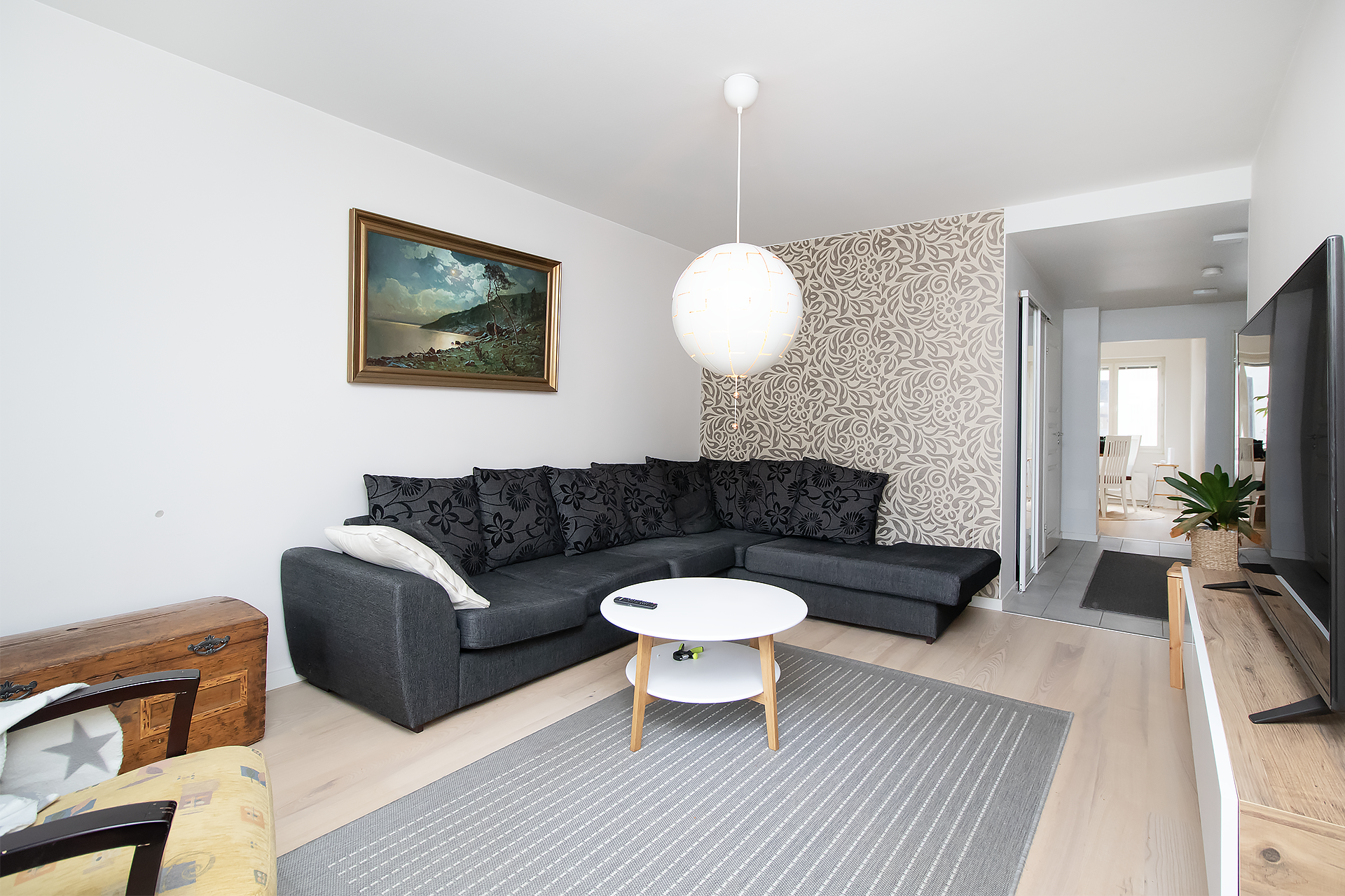 Muuttovalmis koti - rauhallinen sijanti Musiikkikeskuksen vieressä