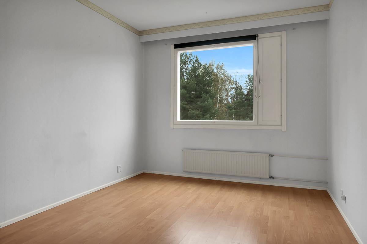 Kivipellontie 10, Karjaa, Raasepori