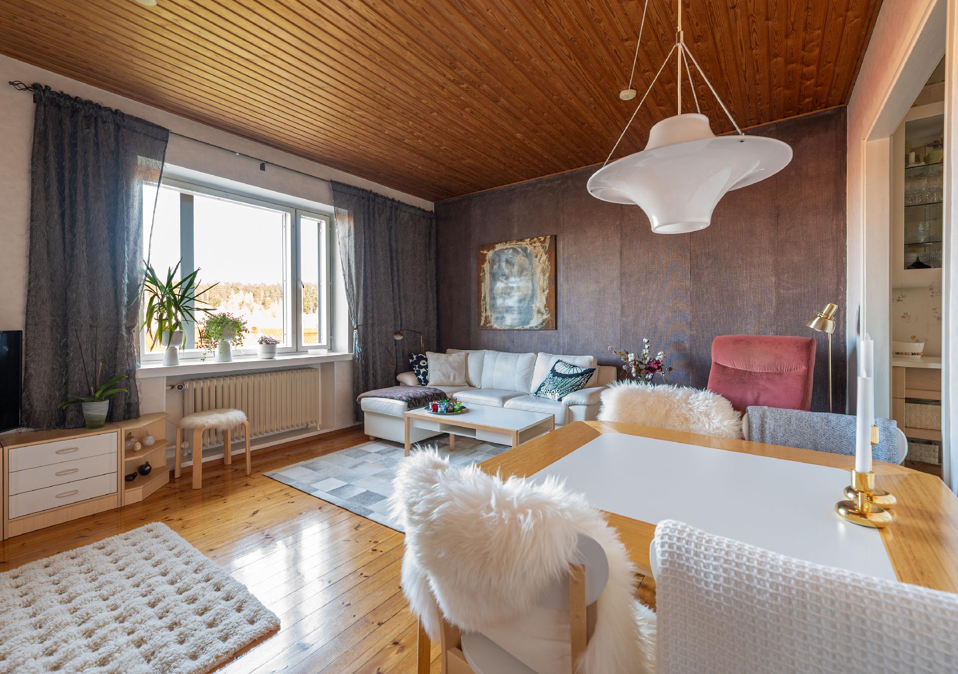 Karjalankatu 8, Paavolan Kaupunginosa, Lahti