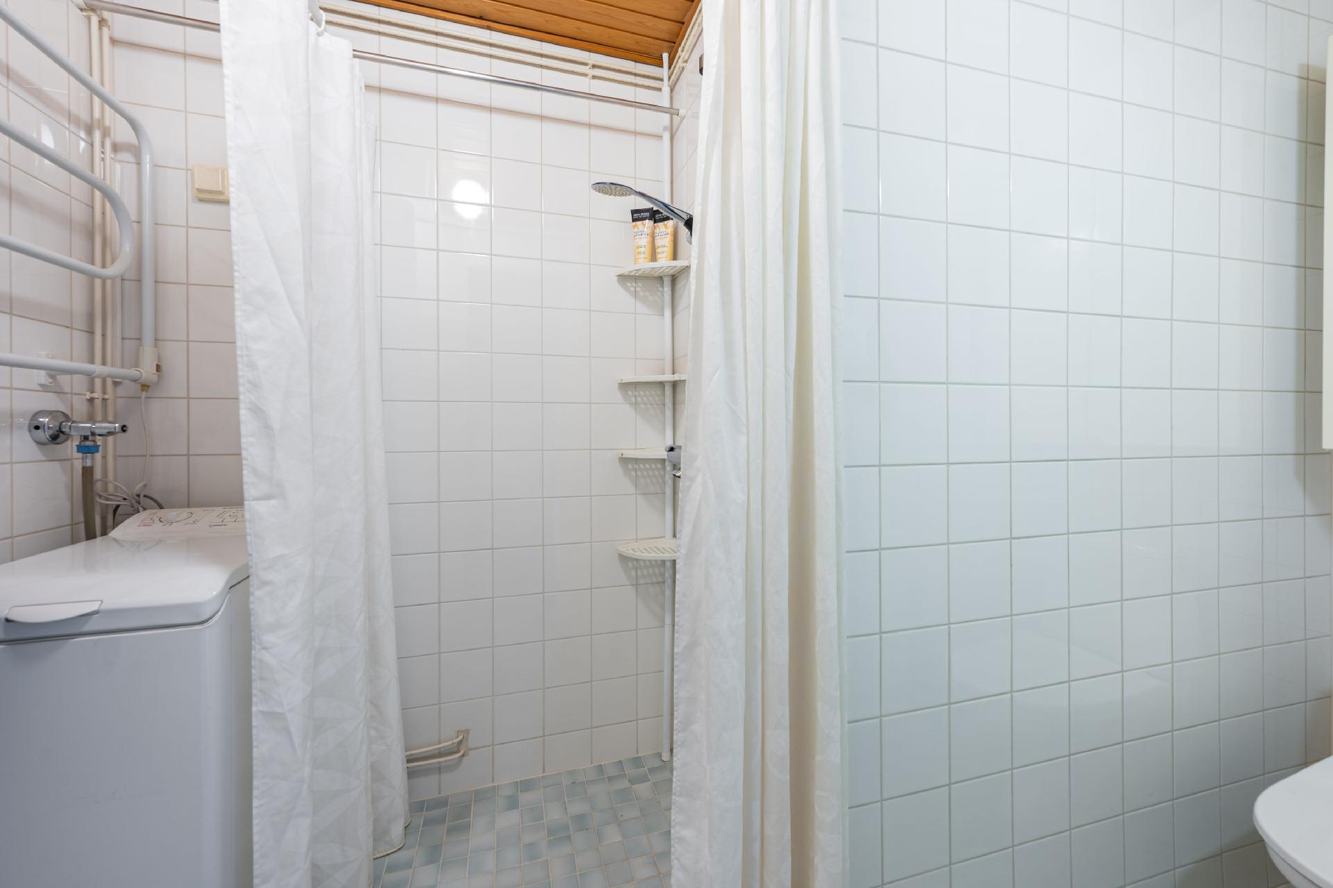 Karjalankatu 8, Paavolan Kaupunginosa, Lahti