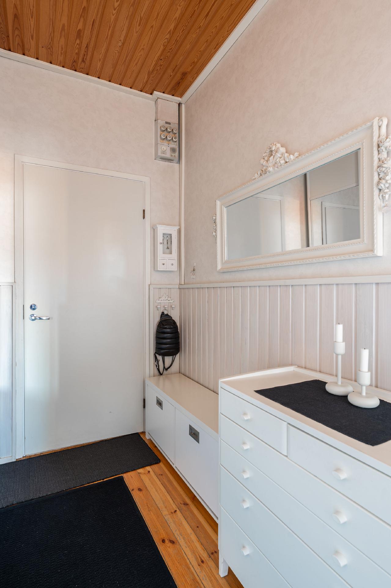 Karjalankatu 8, Paavolan Kaupunginosa, Lahti