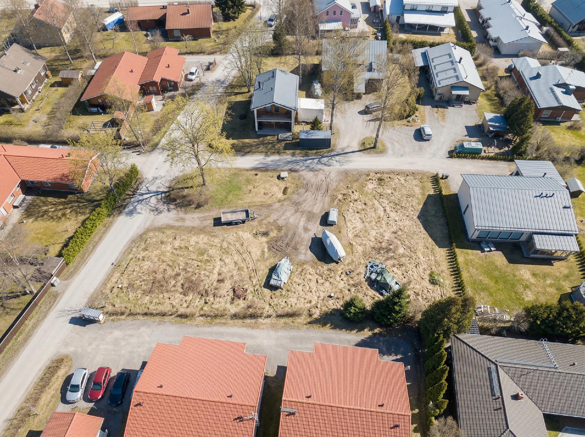 Topiaksentie 6, Puistola, Helsinki