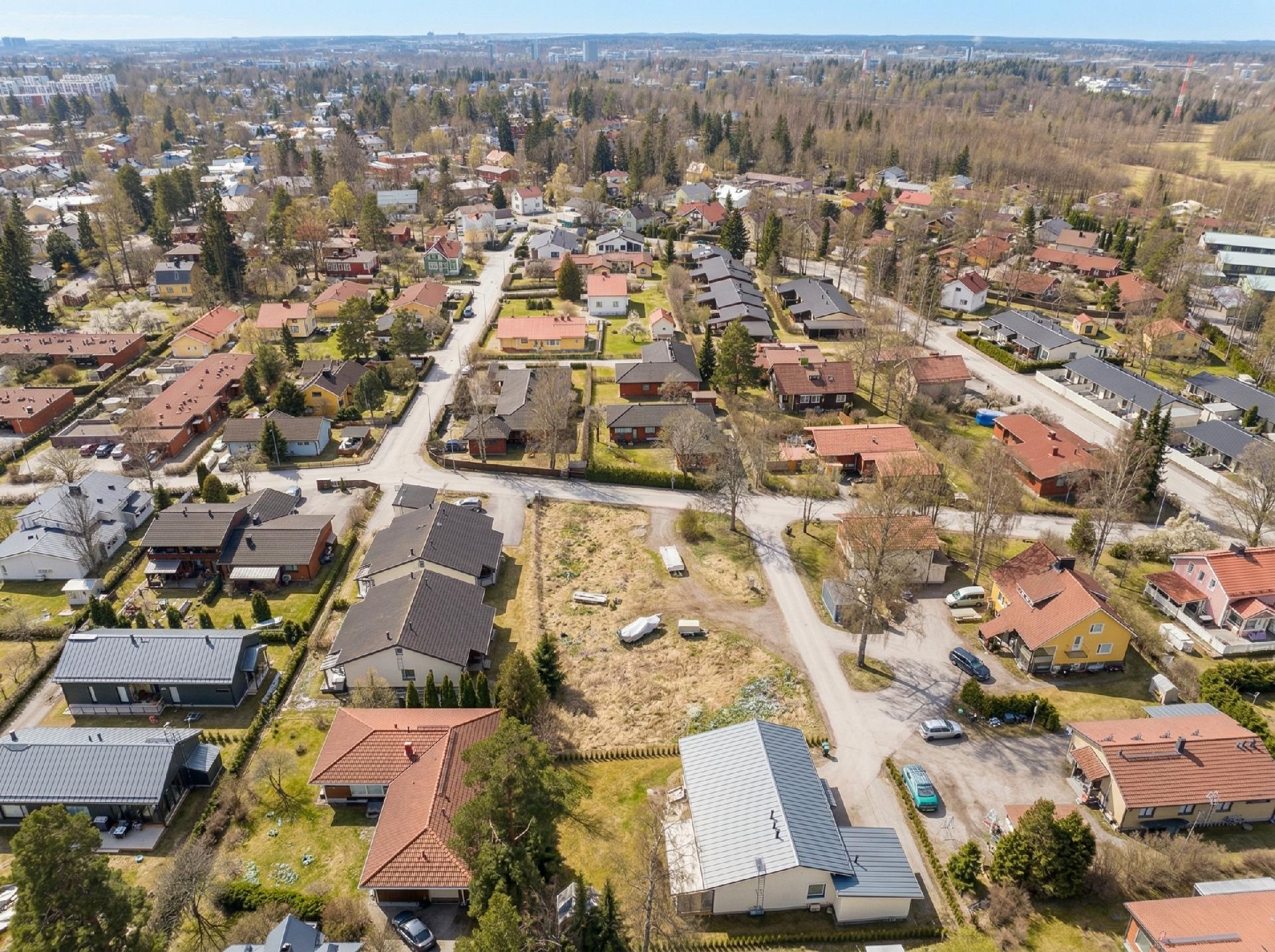 Topiaksentie 6, Puistola, Helsinki