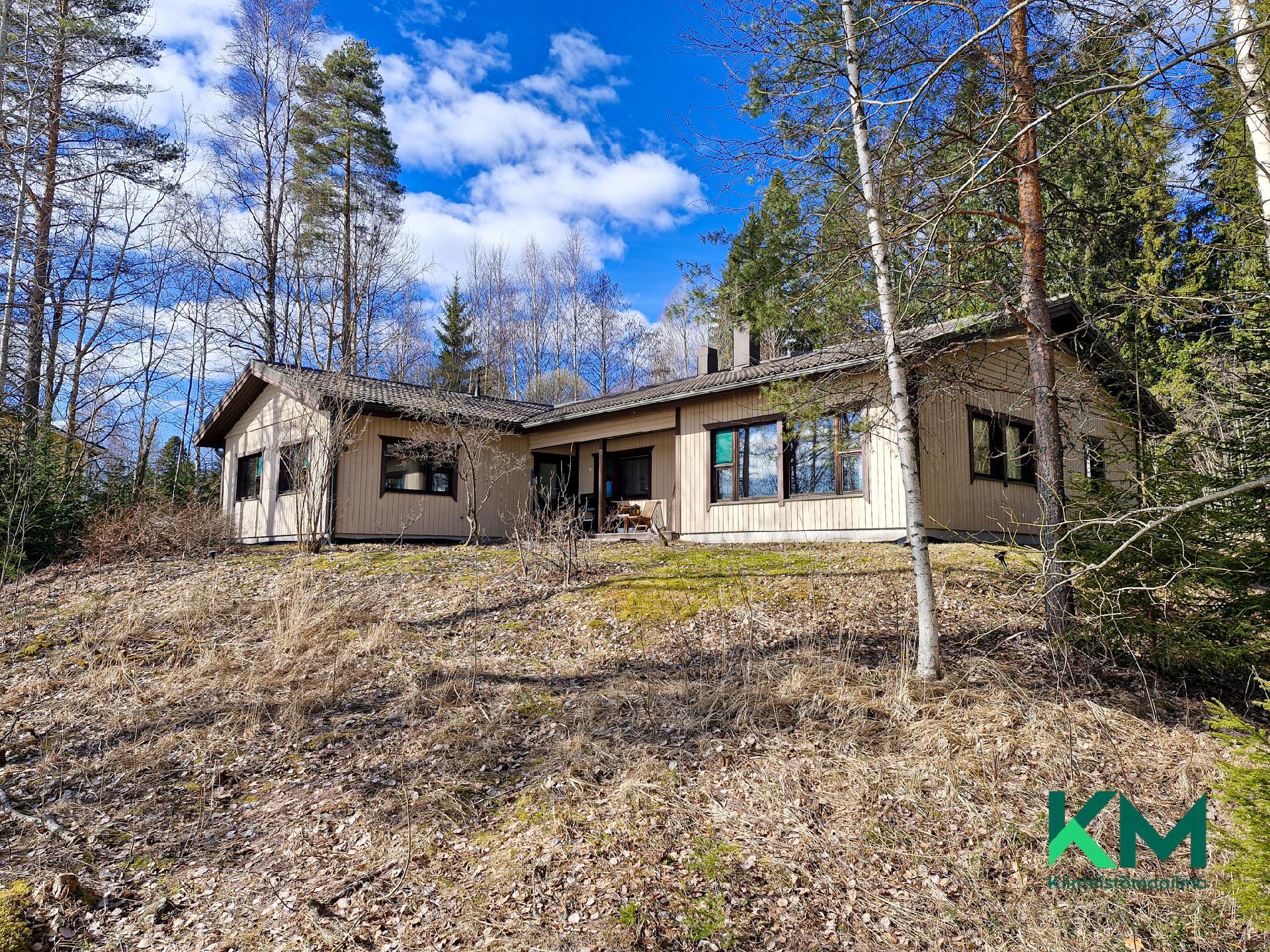 Puusepänpolku 7, Enonkoski