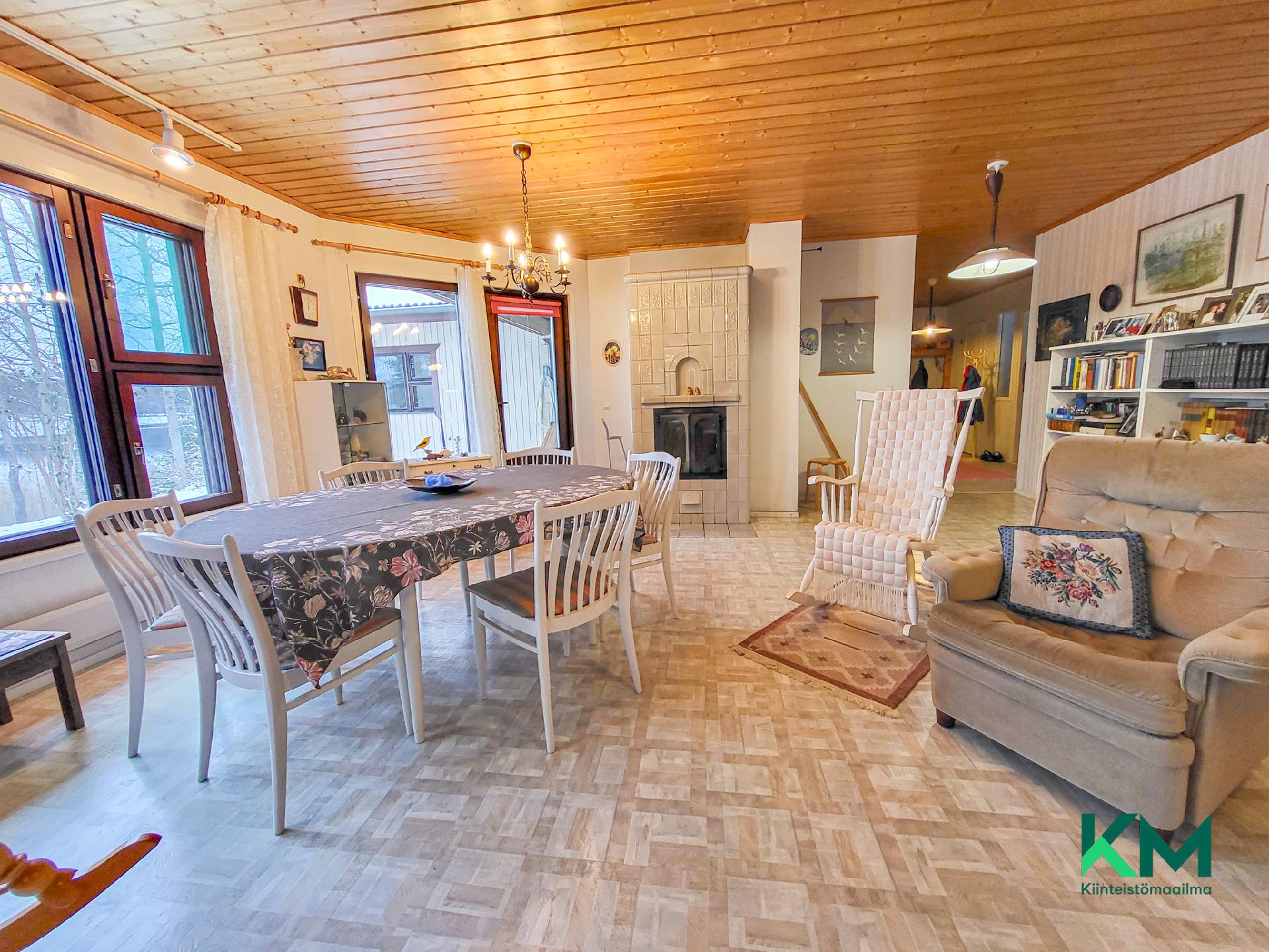 Puusepänpolku 7, Enonkoski