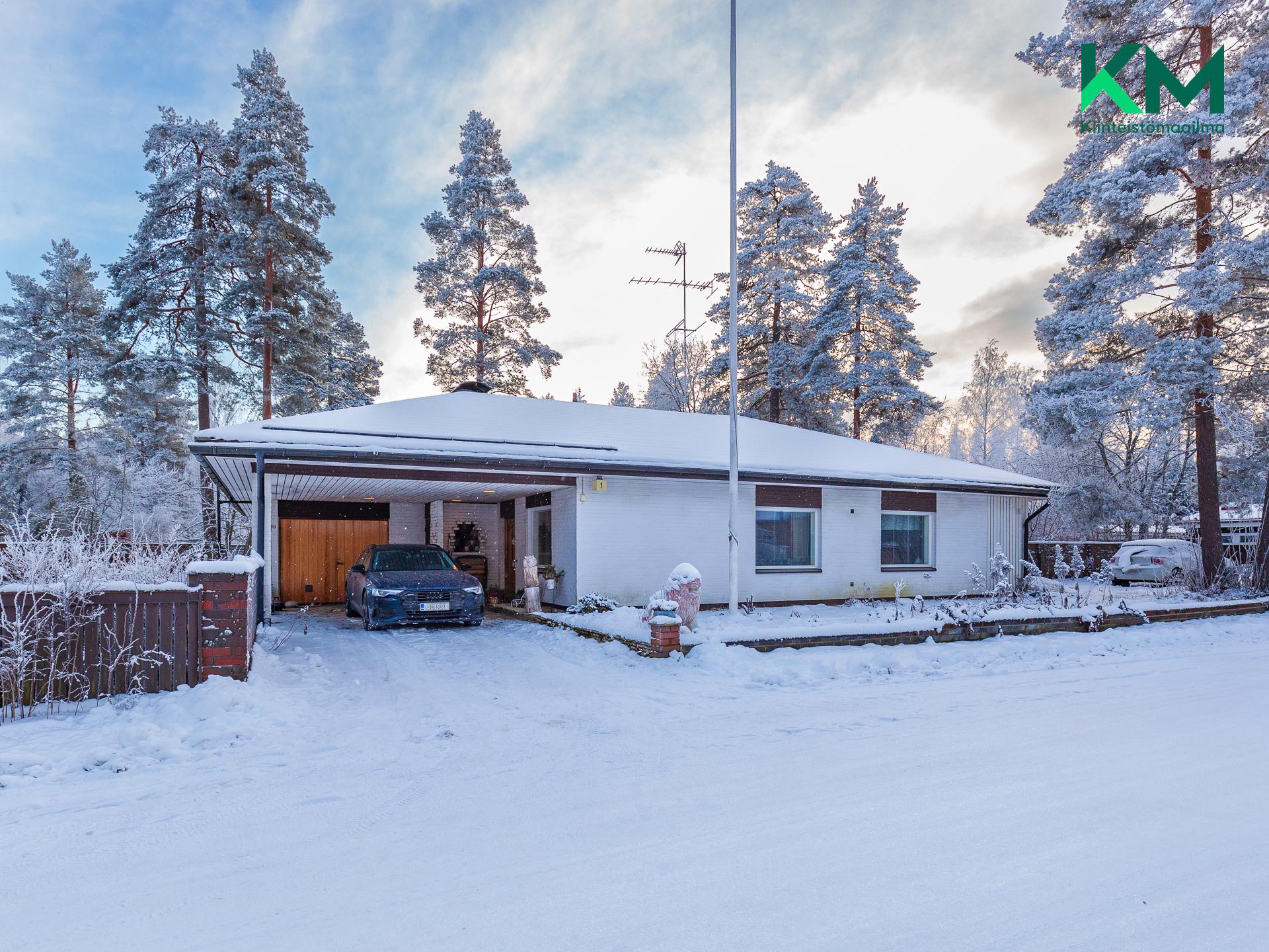 Mäntytie 1, Launonen, Loppi