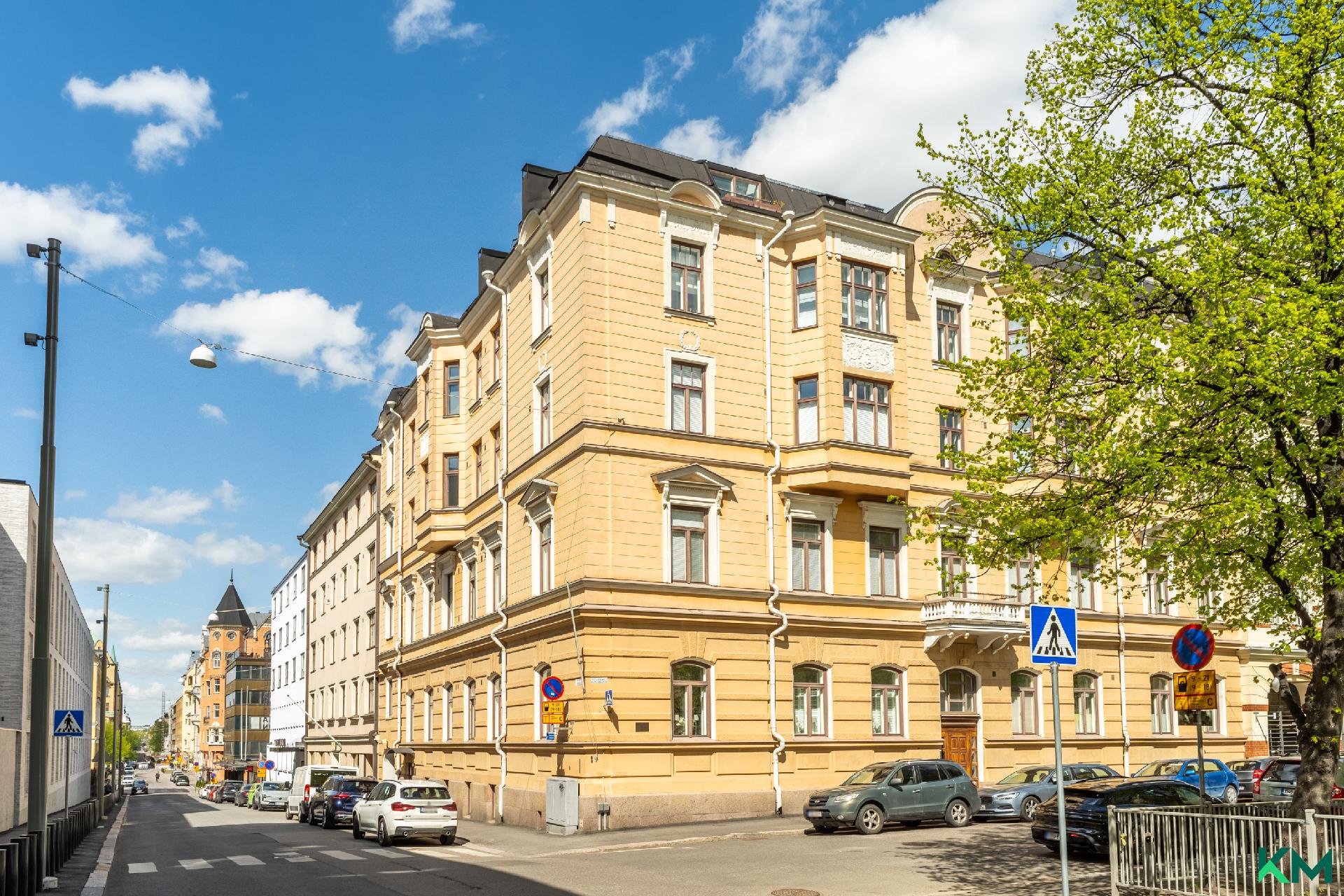 Julkisivu Fabianinkatu 3 ja Berhardinkatu 7 suunnalta