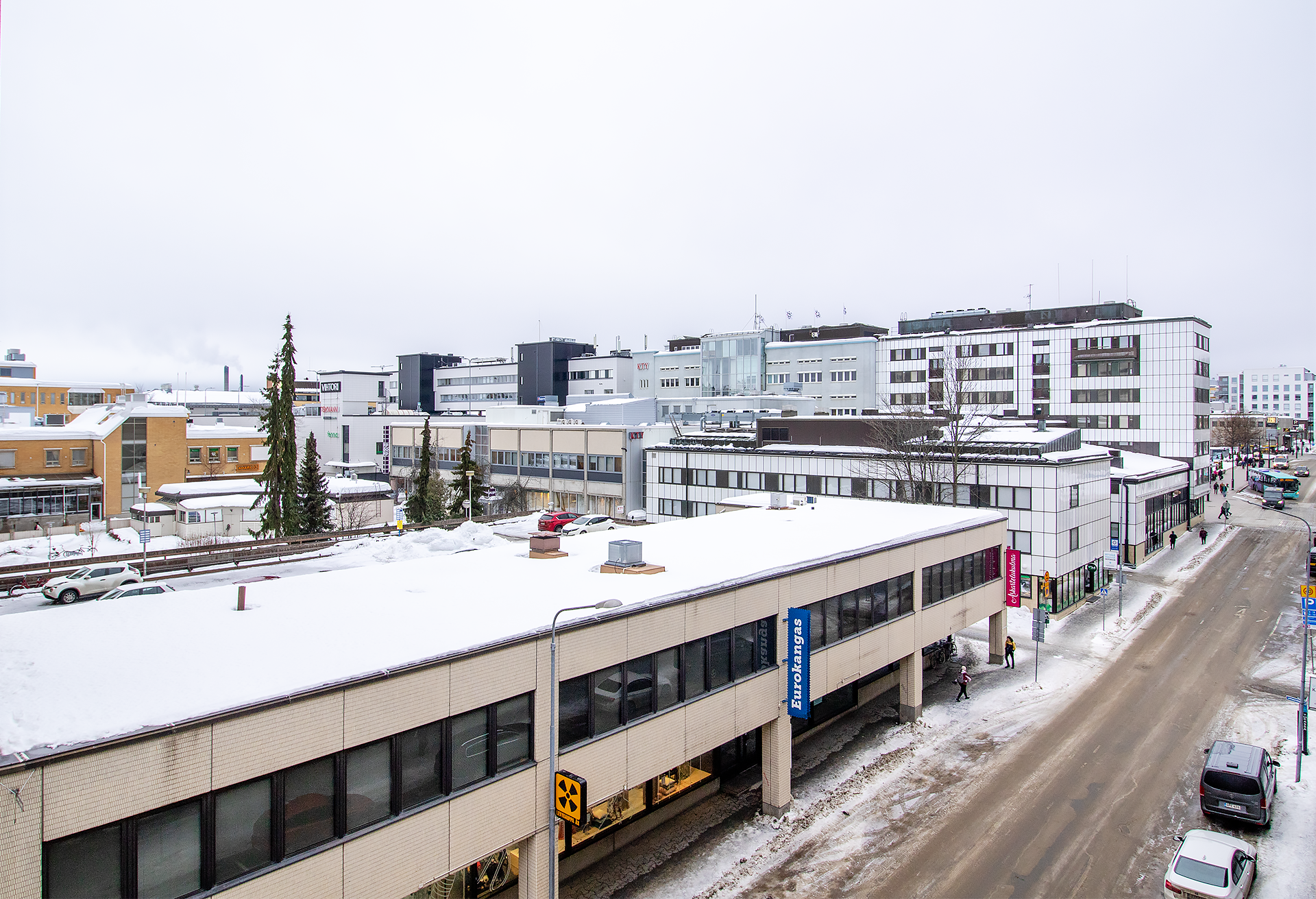 Maisemat parvekkeelta.