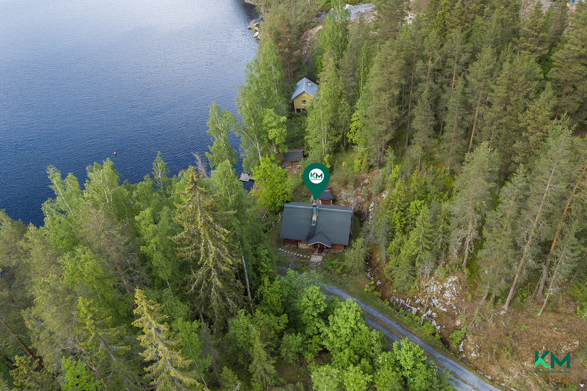 tontti osittain tasainen