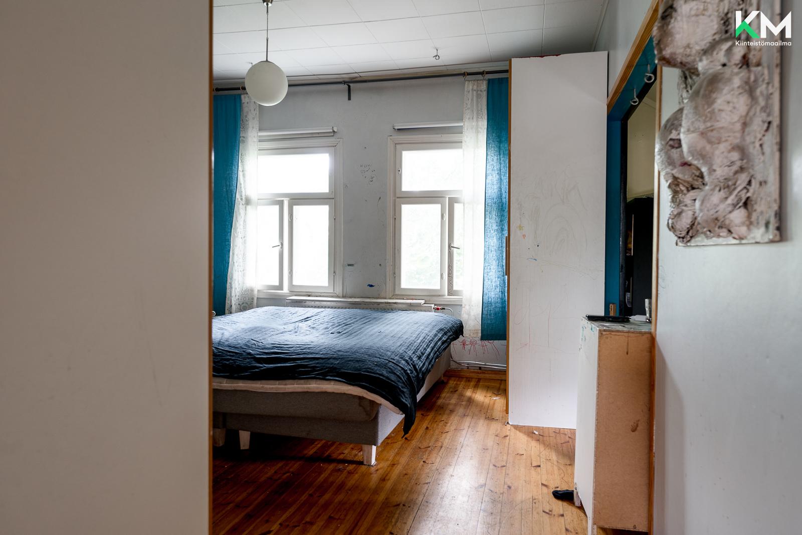 Yläkerran makuuhuone