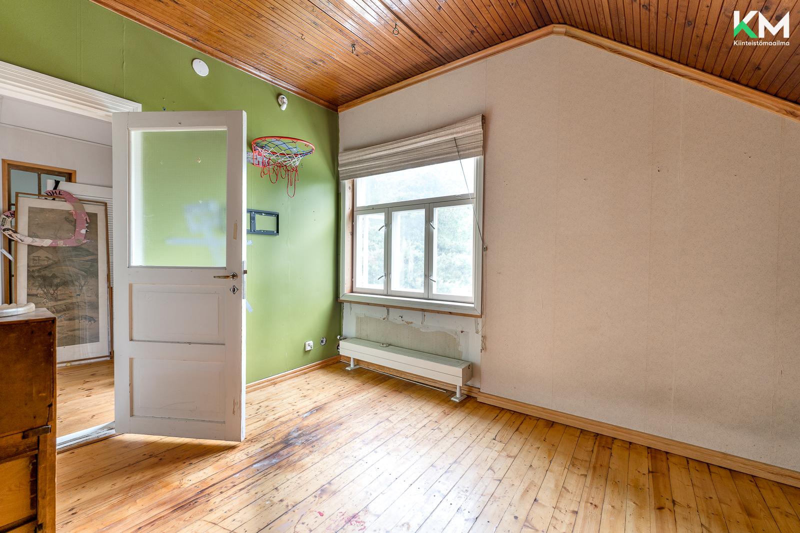 Yläkerran makuuhuone