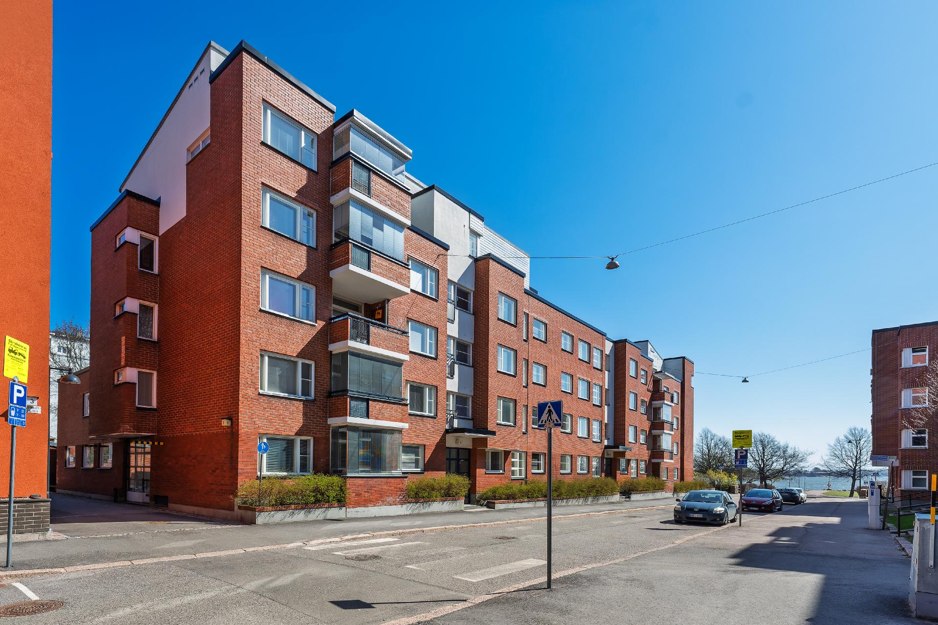 Tyylikäs aikaa kestävä julkisivu
