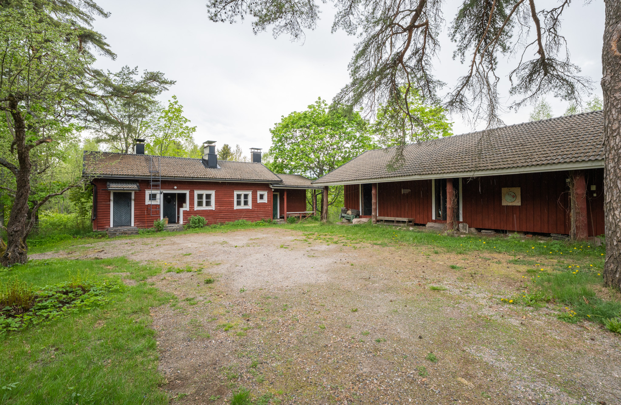 Piharakennukset