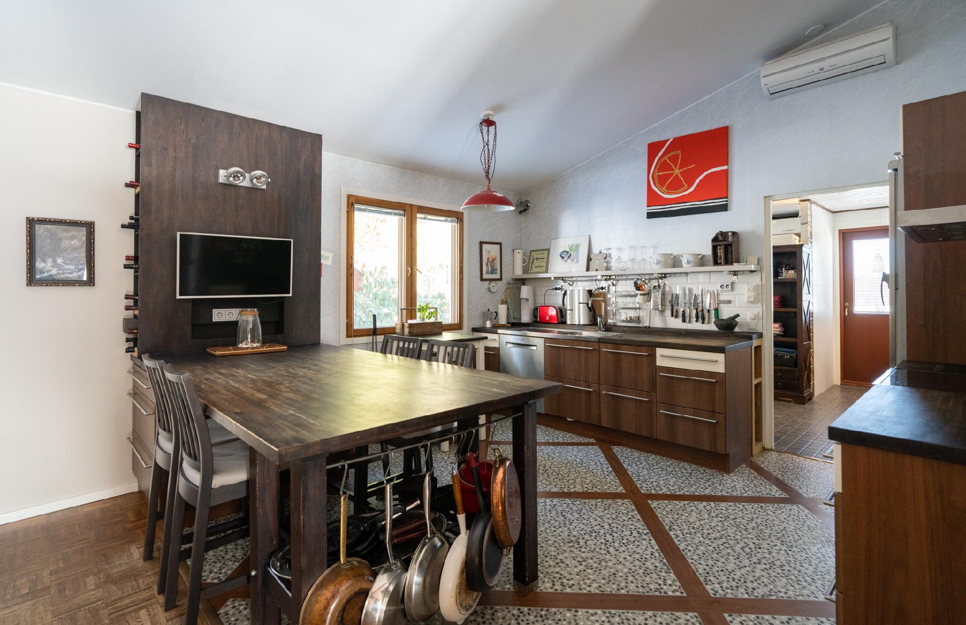 Keittiö, ruokailutila