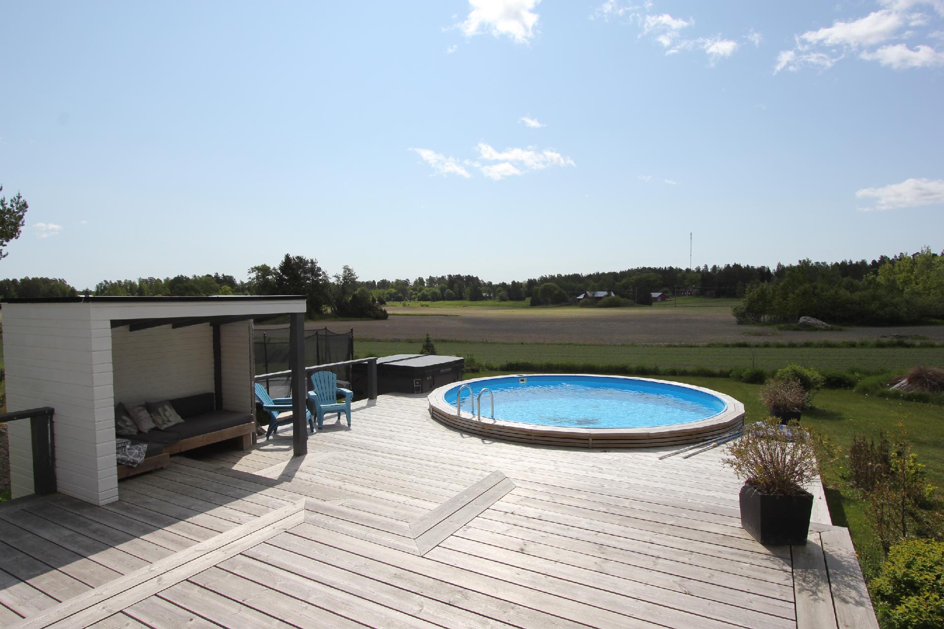 Näkymä takaterassilta