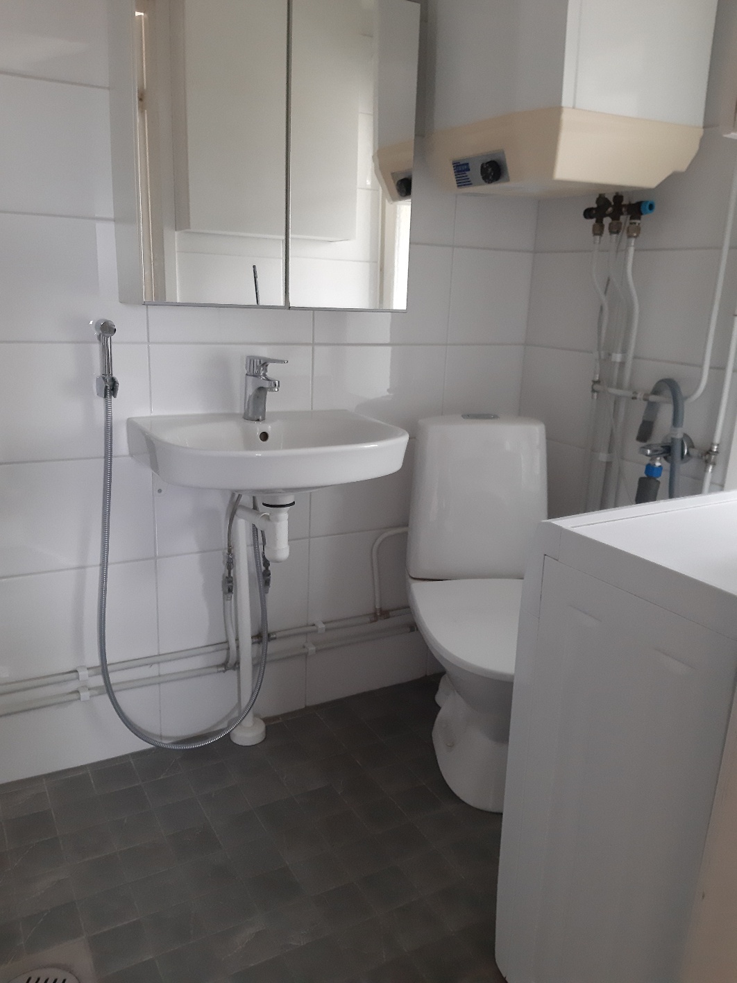 Kylpyhuone remontoitu