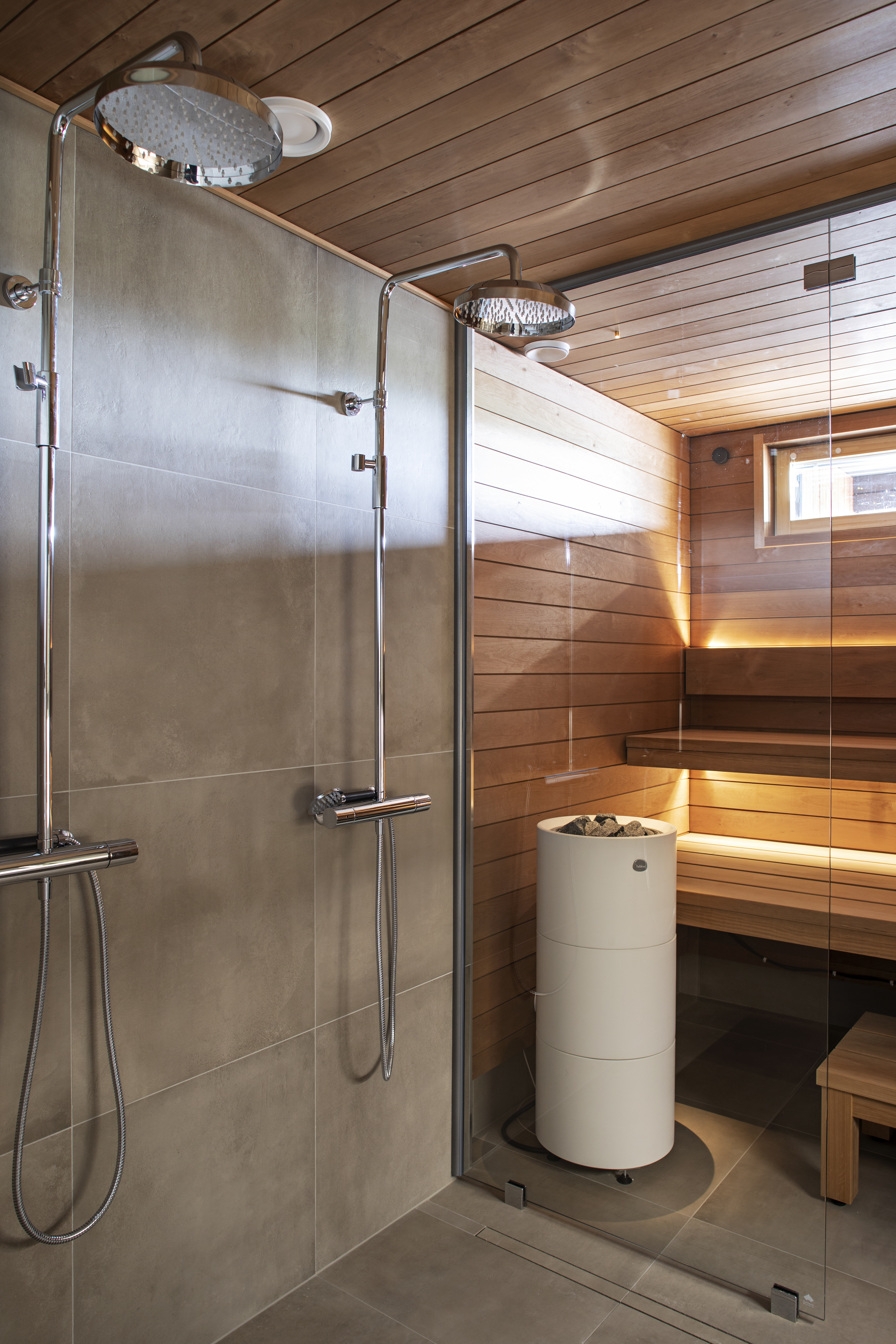 Kylpyhuone ja sauna