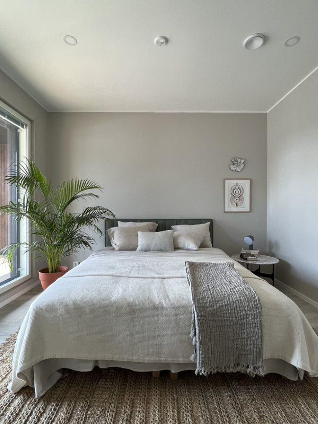 Alakerran makuuhuone