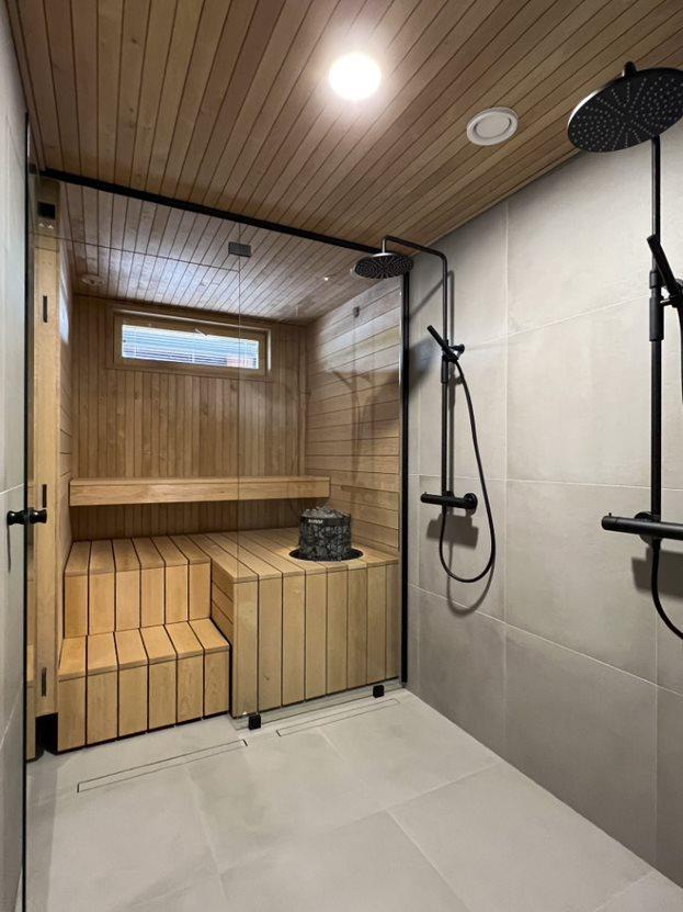 Pesuhuone ja sauna