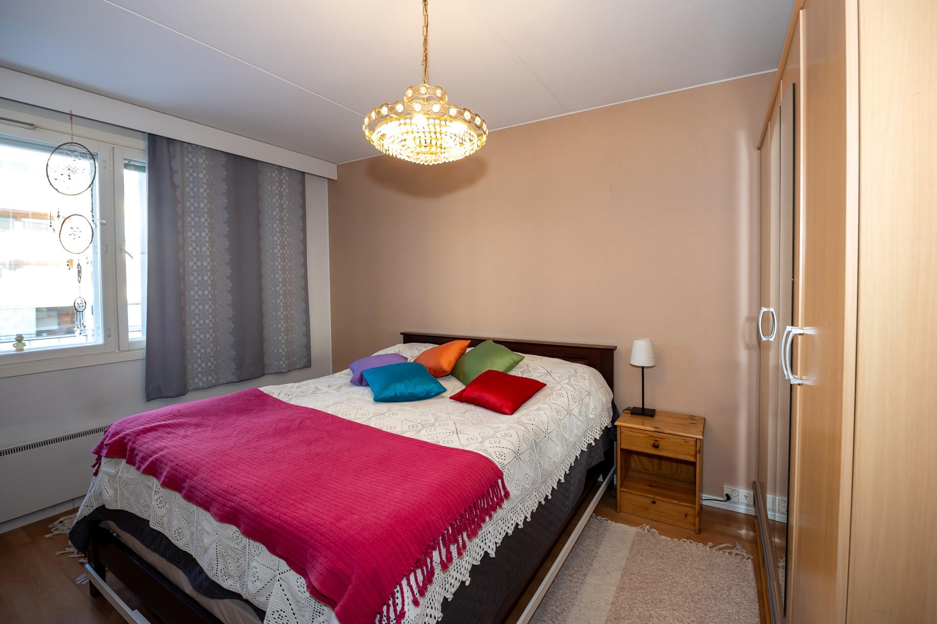 Päämakuuhuoneen tunnelmaa.