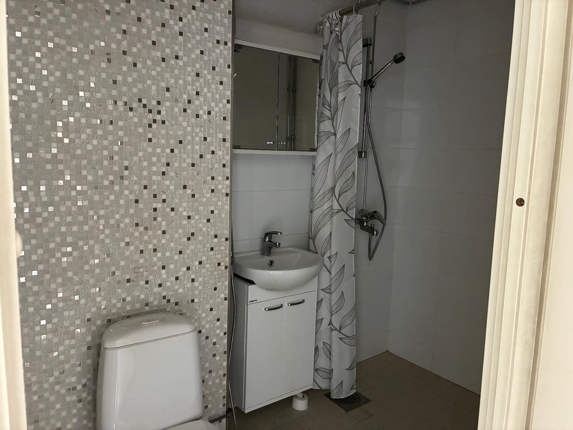 Postikatu 12, Keskusta, Järvenpää