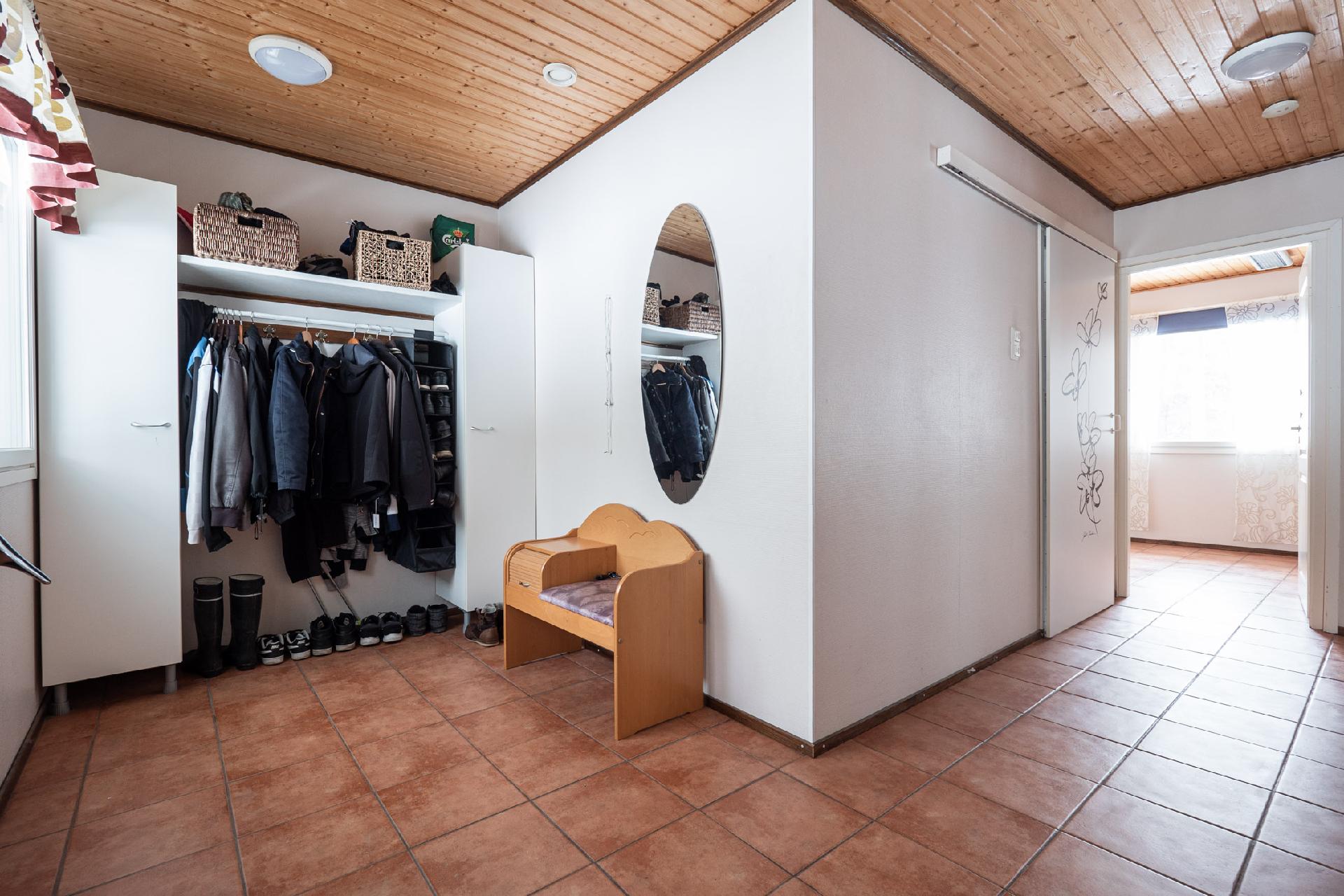 Laajennusosan eteinen