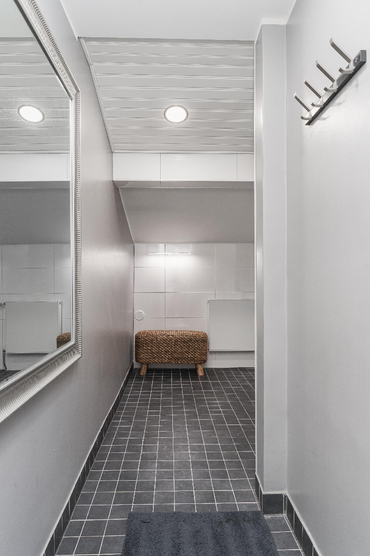 Yläkerran pesuhuone