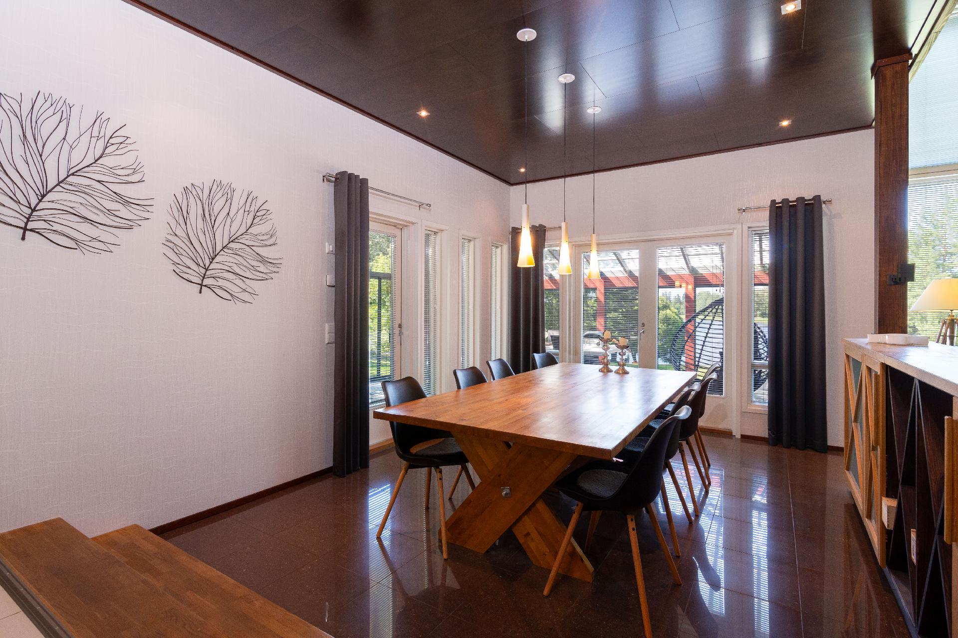 Tilaa isolle porukalle