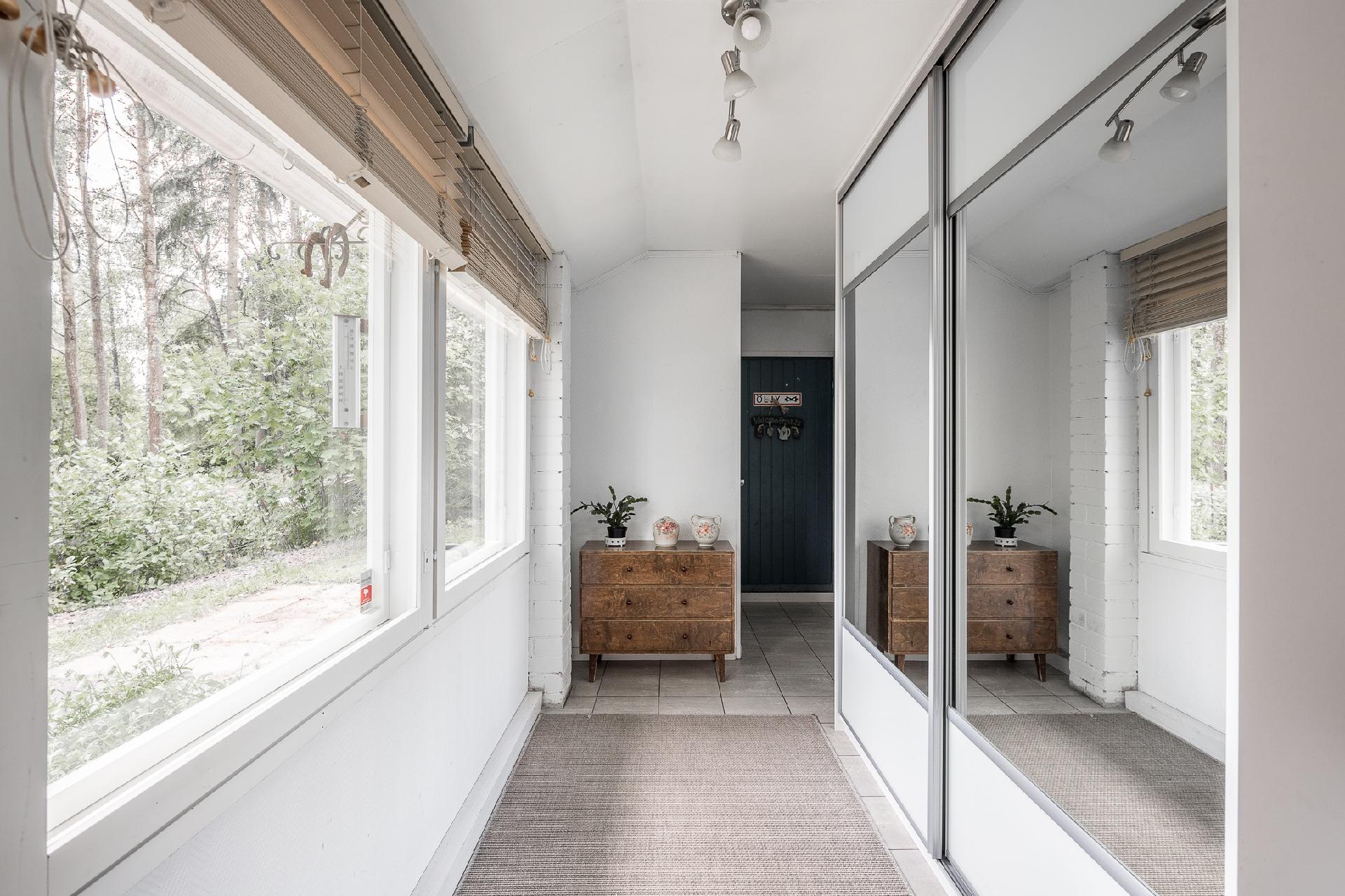 Sisääntulo eteinen