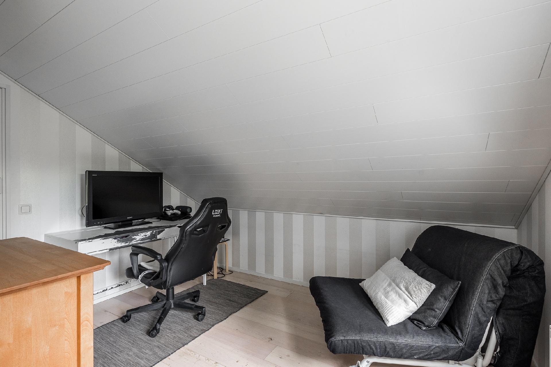 Yläkerran makuuhuone