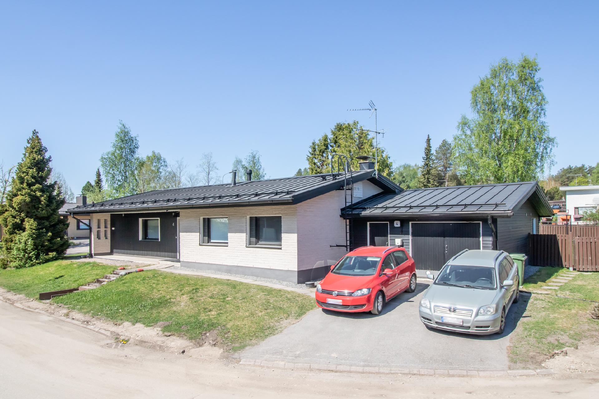 kuva kadun puolelta