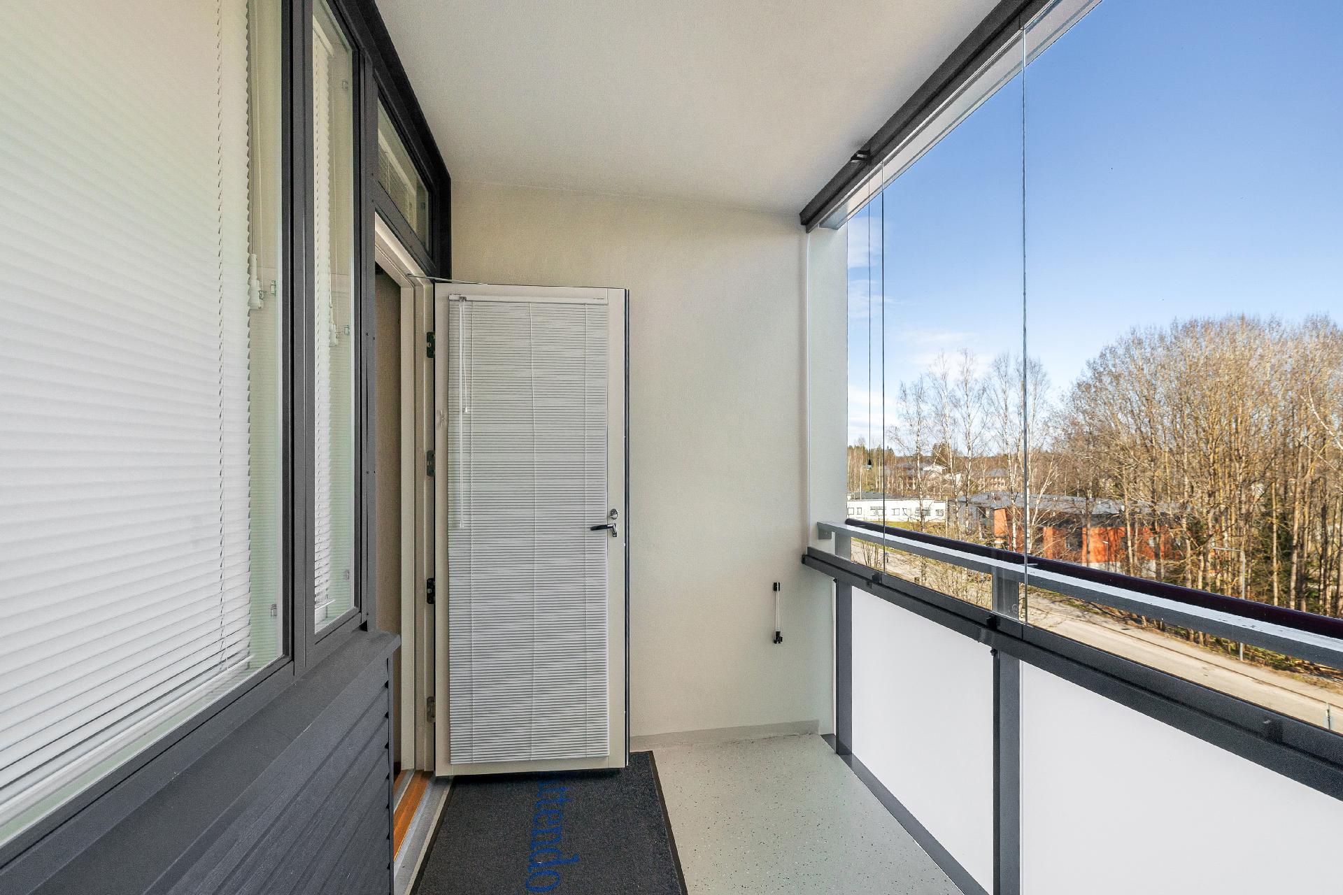 Parveke on lasitettu