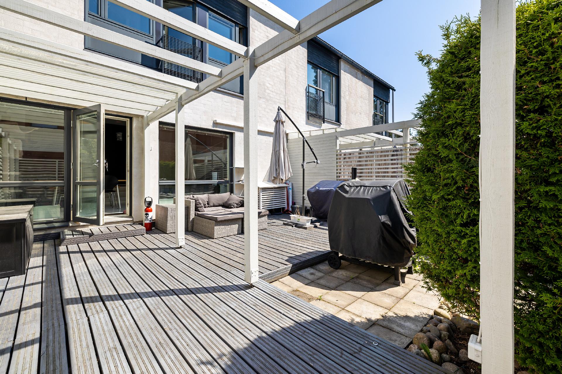 Varustuksentie 11, Kivikko, Helsinki