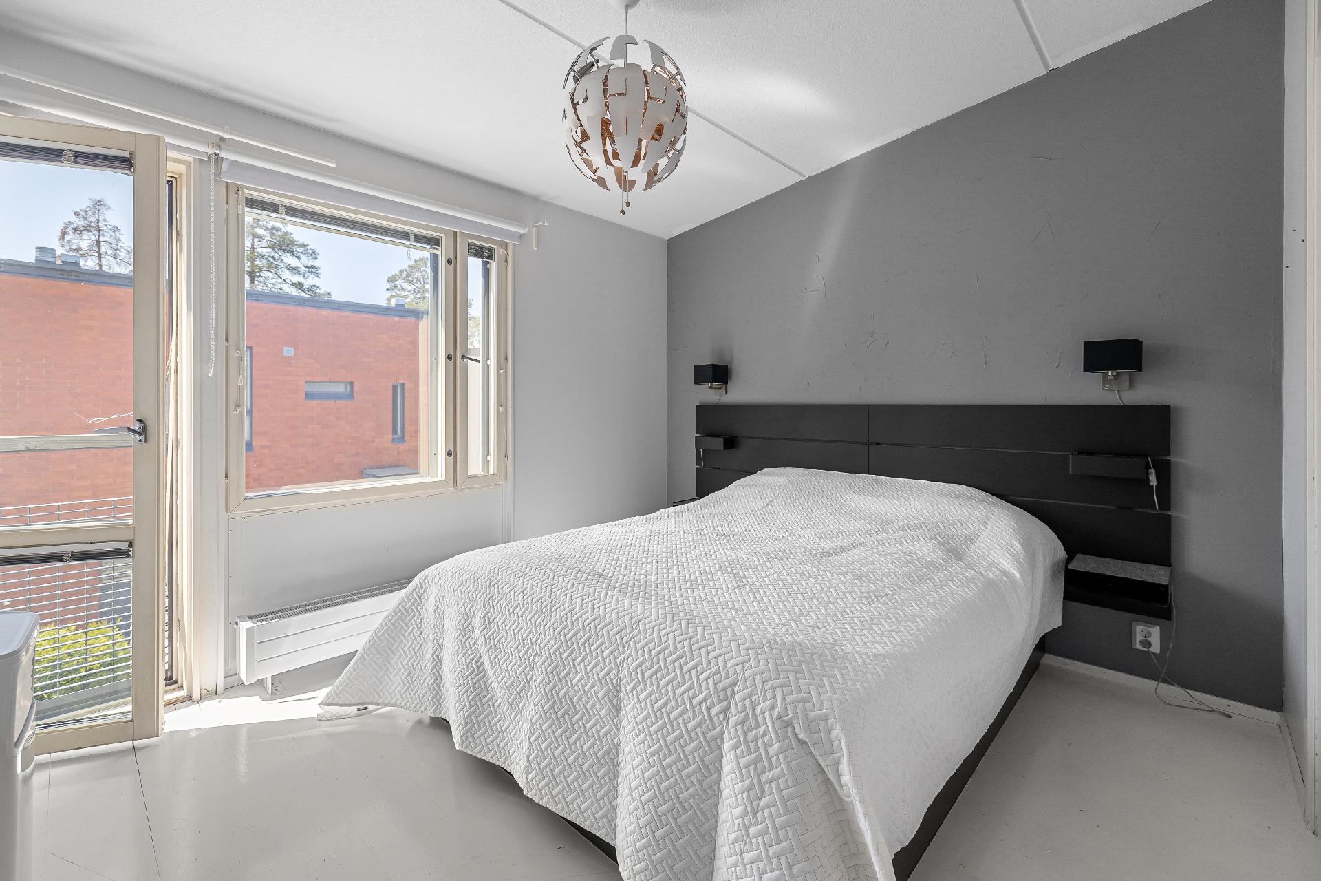 Makuuhuoneen yhteydessä ranskalainen parveke