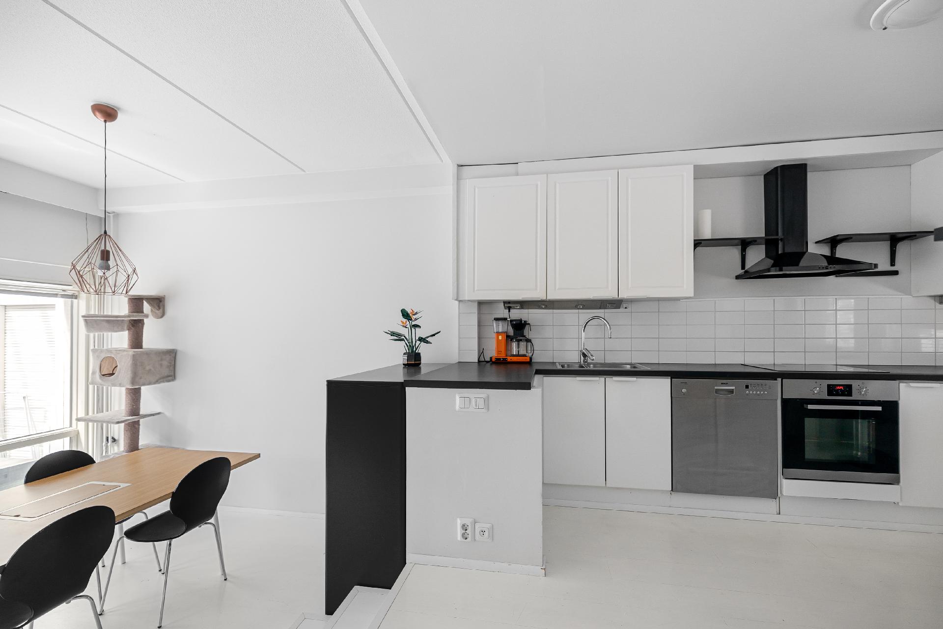 Varustuksentie 11, Kivikko, Helsinki