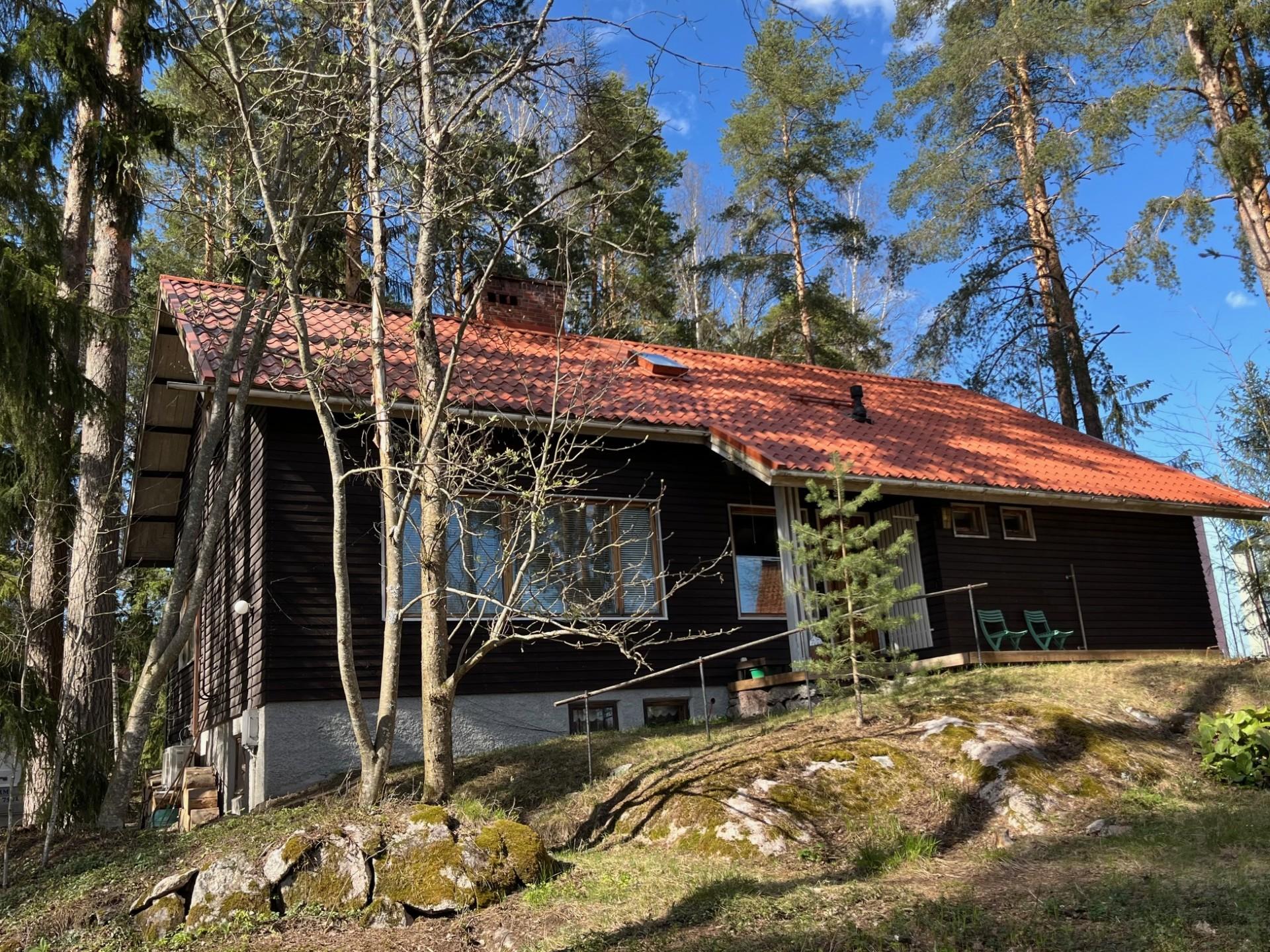 Tursontie 11, Sariolanmäki, Kerava