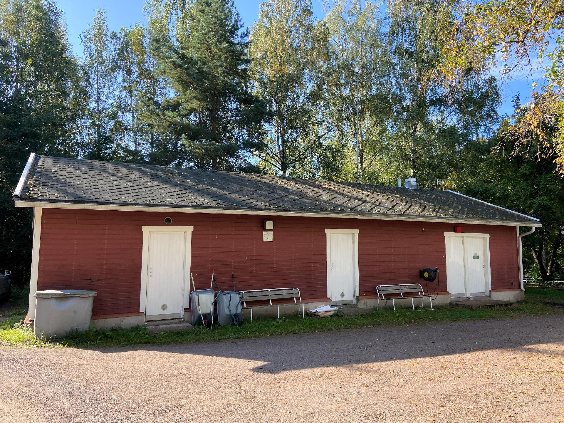 Talous-/saunarakennus