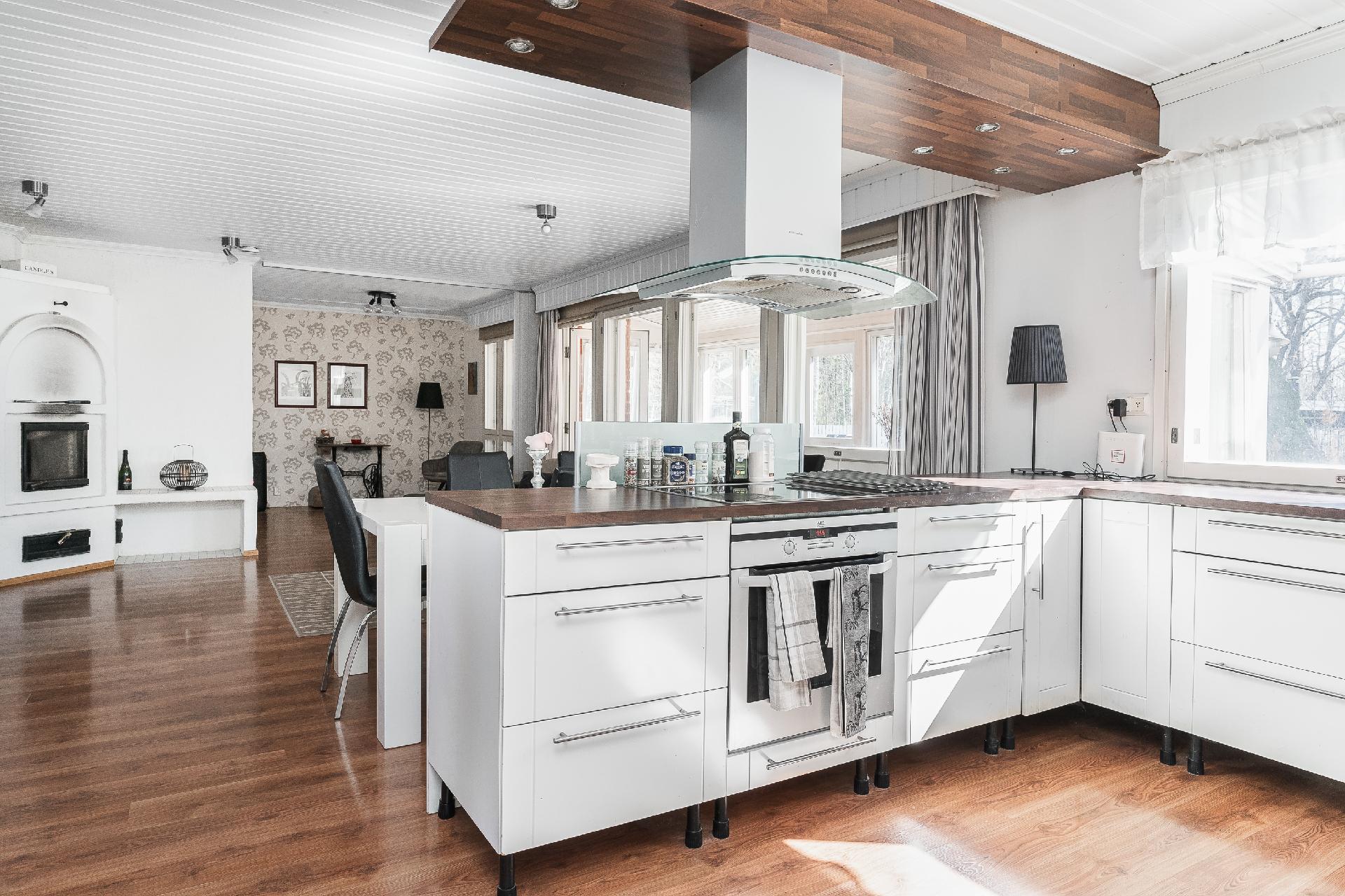 Näkymä keittiöstä