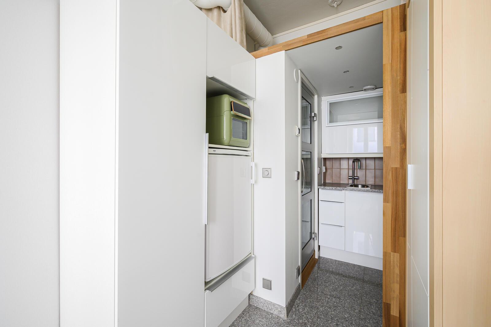 ylhäällä matala parvi