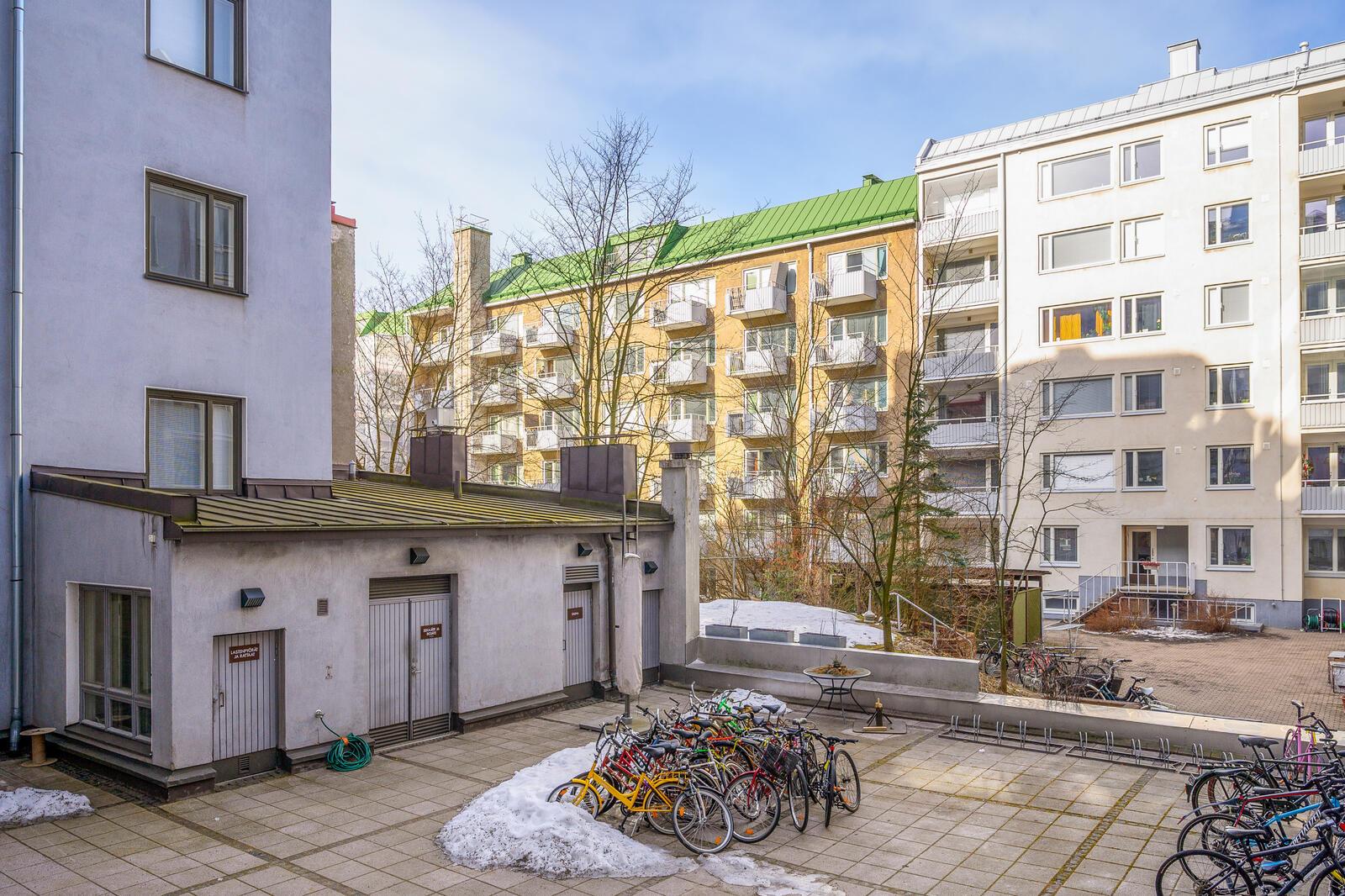 pihan yleisiä tiloja