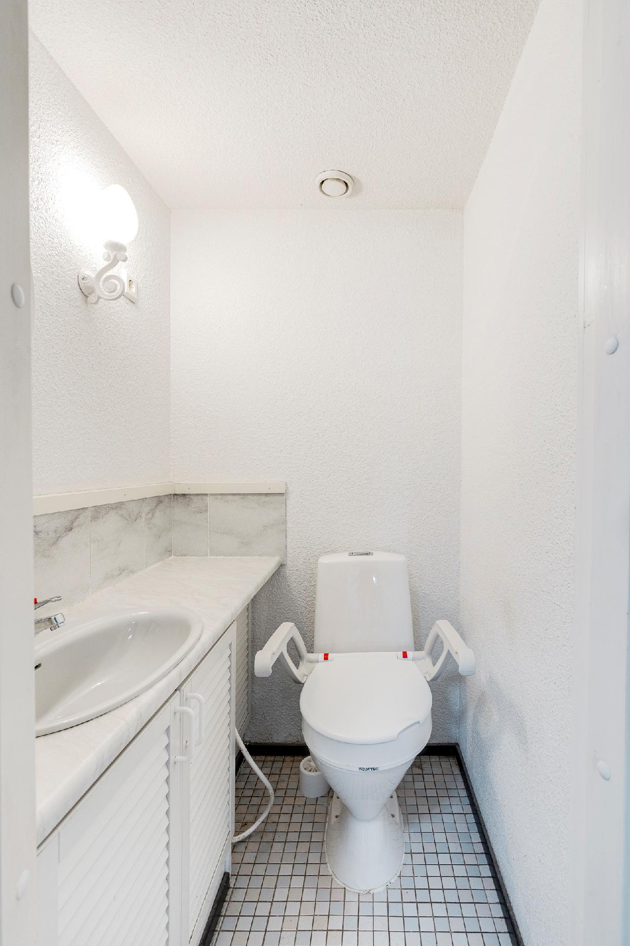 Urheilutie 51, Empo, Kaarina