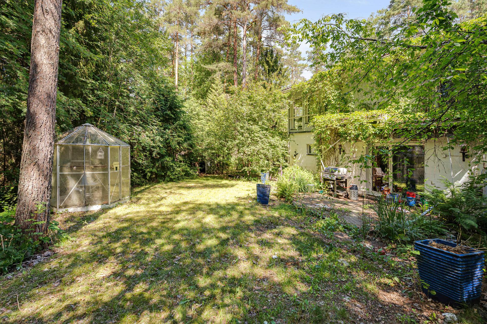 Urheilutie 51, Empo, Kaarina