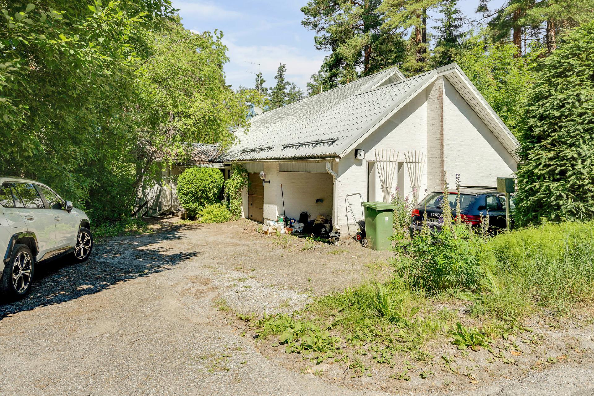 Urheilutie 51, Empo, Kaarina