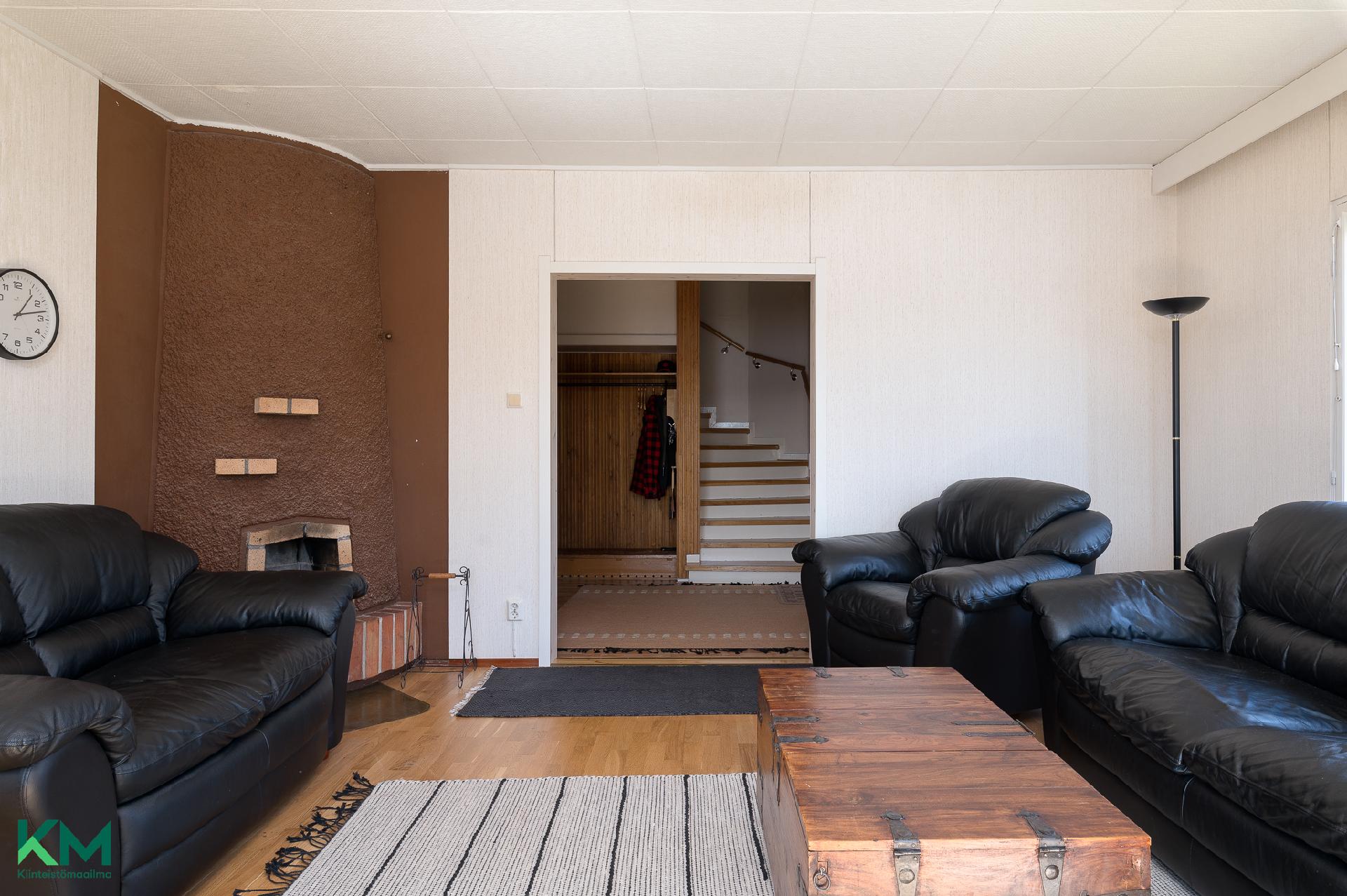 Karjukoskentie 6, Tapiala, Kuhmoinen