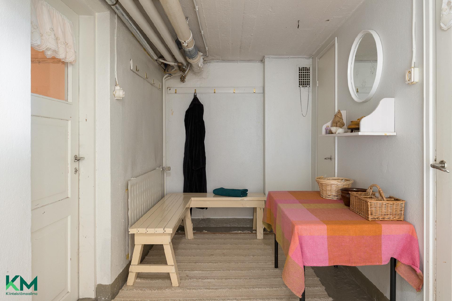 Karjukoskentie 6, Tapiala, Kuhmoinen