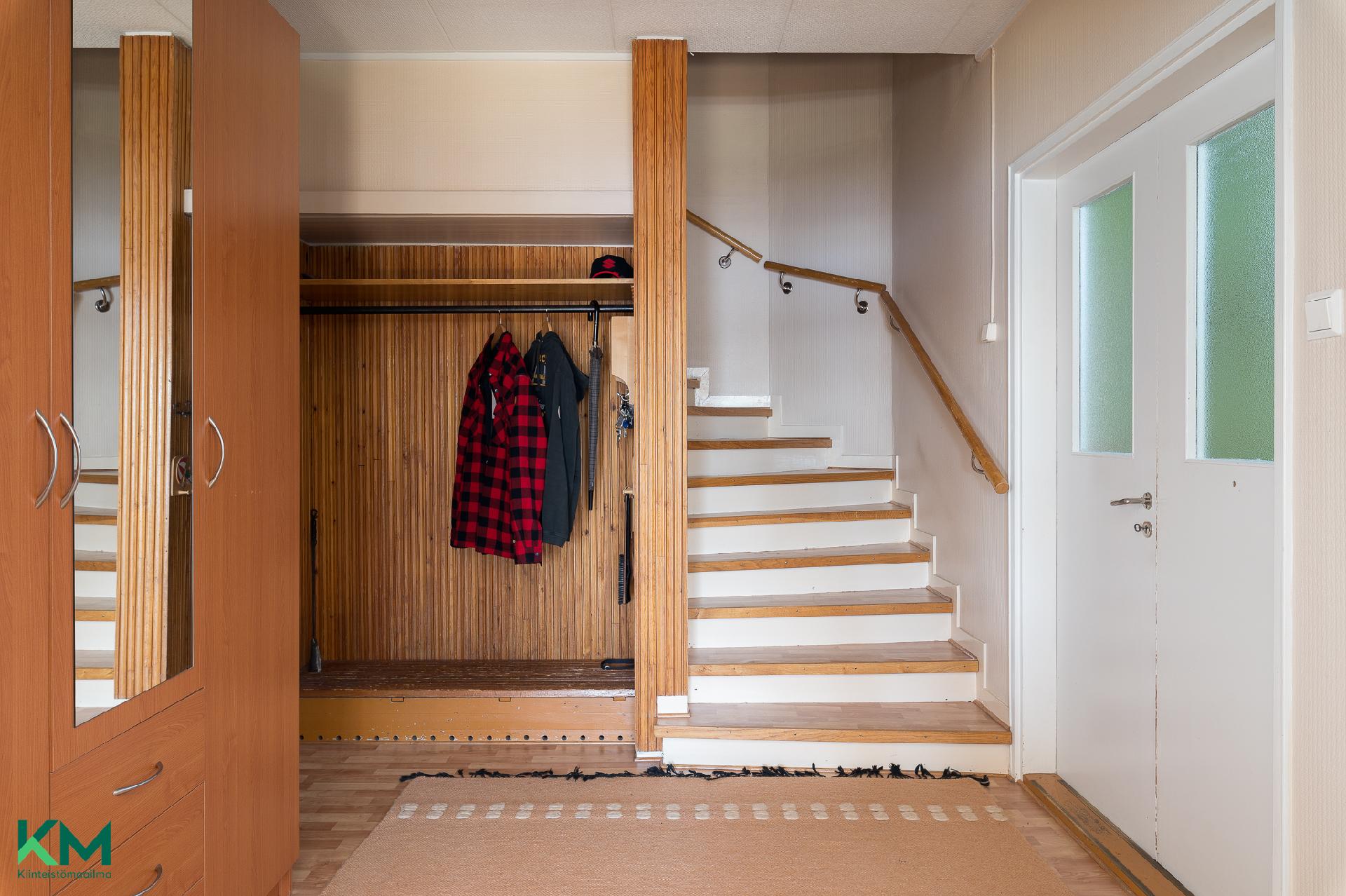 Karjukoskentie 6, Tapiala, Kuhmoinen