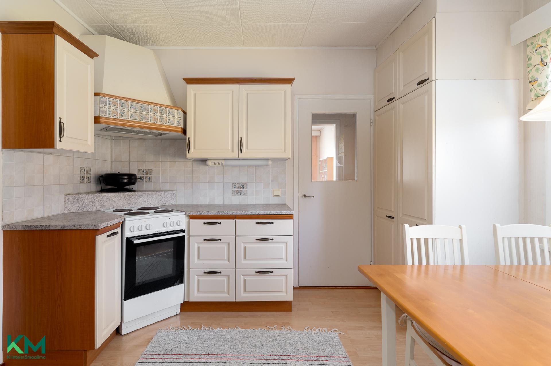 Karjukoskentie 6, Tapiala, Kuhmoinen